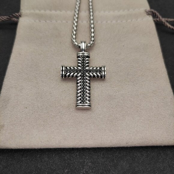 David Yurman Cross Pendant Silver Necklace - Picture 4 of 8